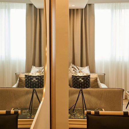 Acropolis Muses - Downtown Luxury Apartments Atene Esterno foto